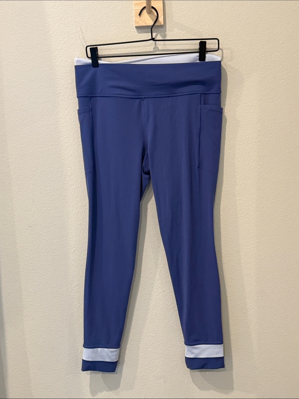 Athleta Salutation High RiseWomen’s Double Up Lift Leggings Deep Purple Lilac L